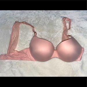 Victoria’s Secret lightly lined bra - never worn!!